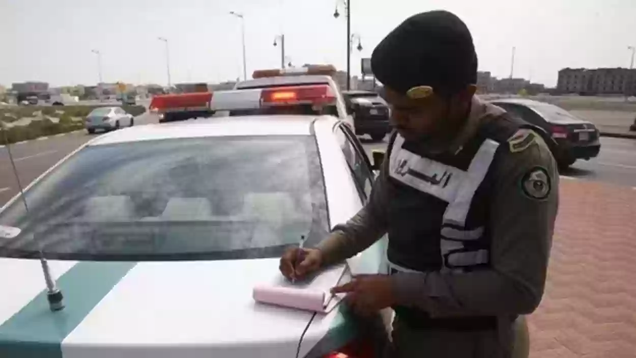 المرور السعودي يطبق غرامة مالية على الراكب